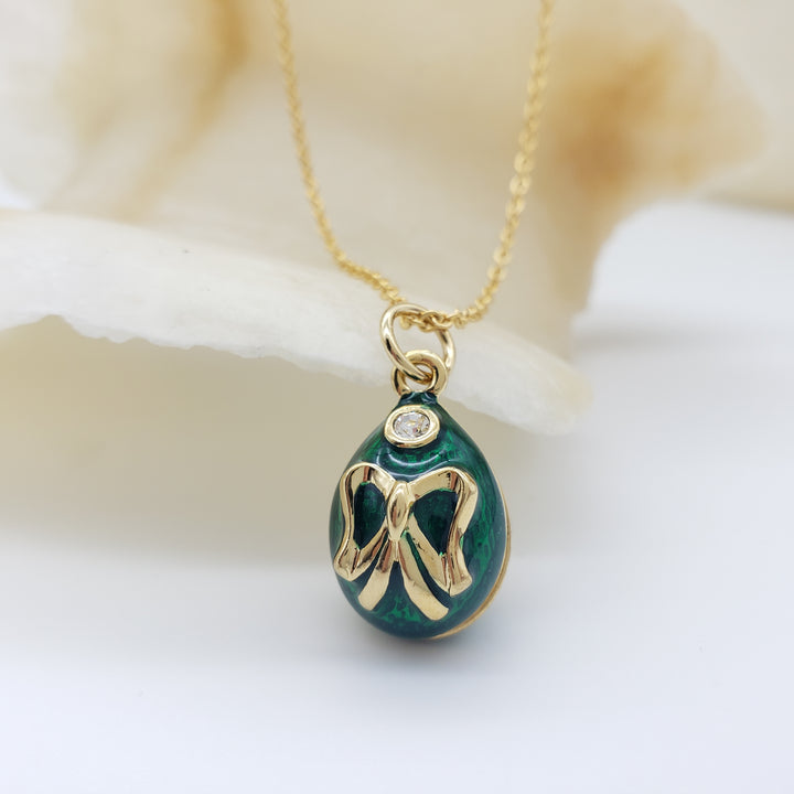 Imperial Green Bow Egg Pendant
