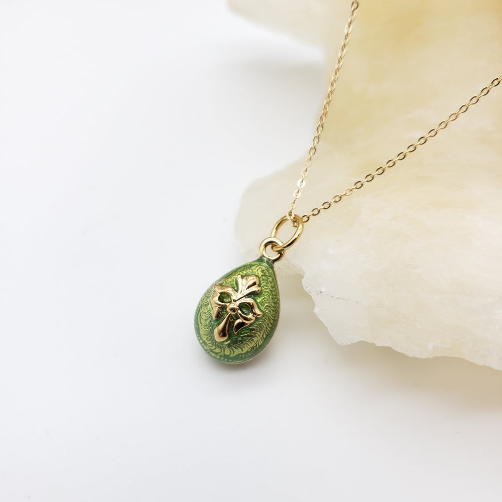 Imperial Peridot Fleur Egg Pendant