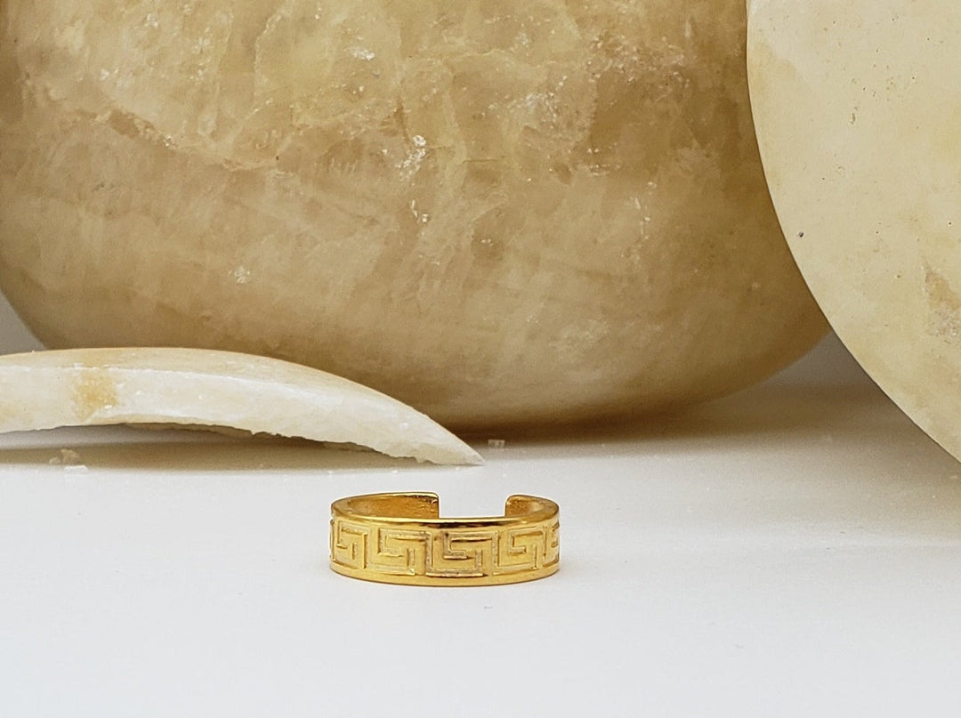 Classical Meander Ring - Bright Gold Finish